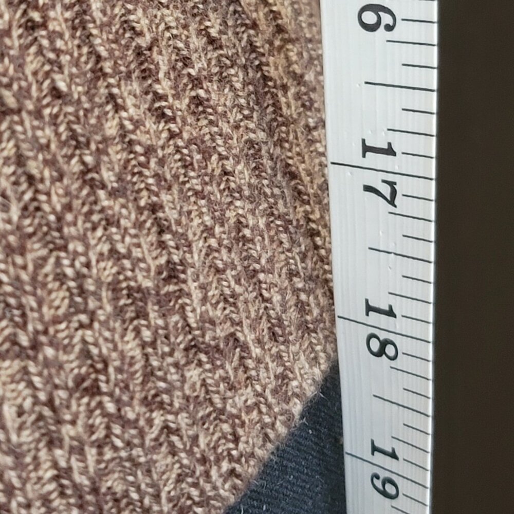Neiman Marcus Cashmere sweater - Picture 2 of 7